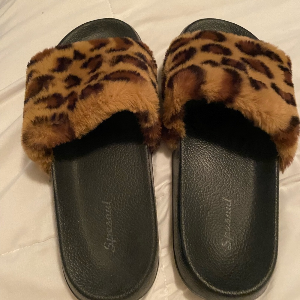 Leopard Print Faux Fur Slide Sandals